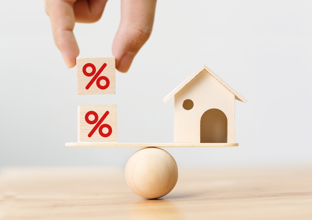 Predicting Future Interest Rate Trends in the Real Estate Market